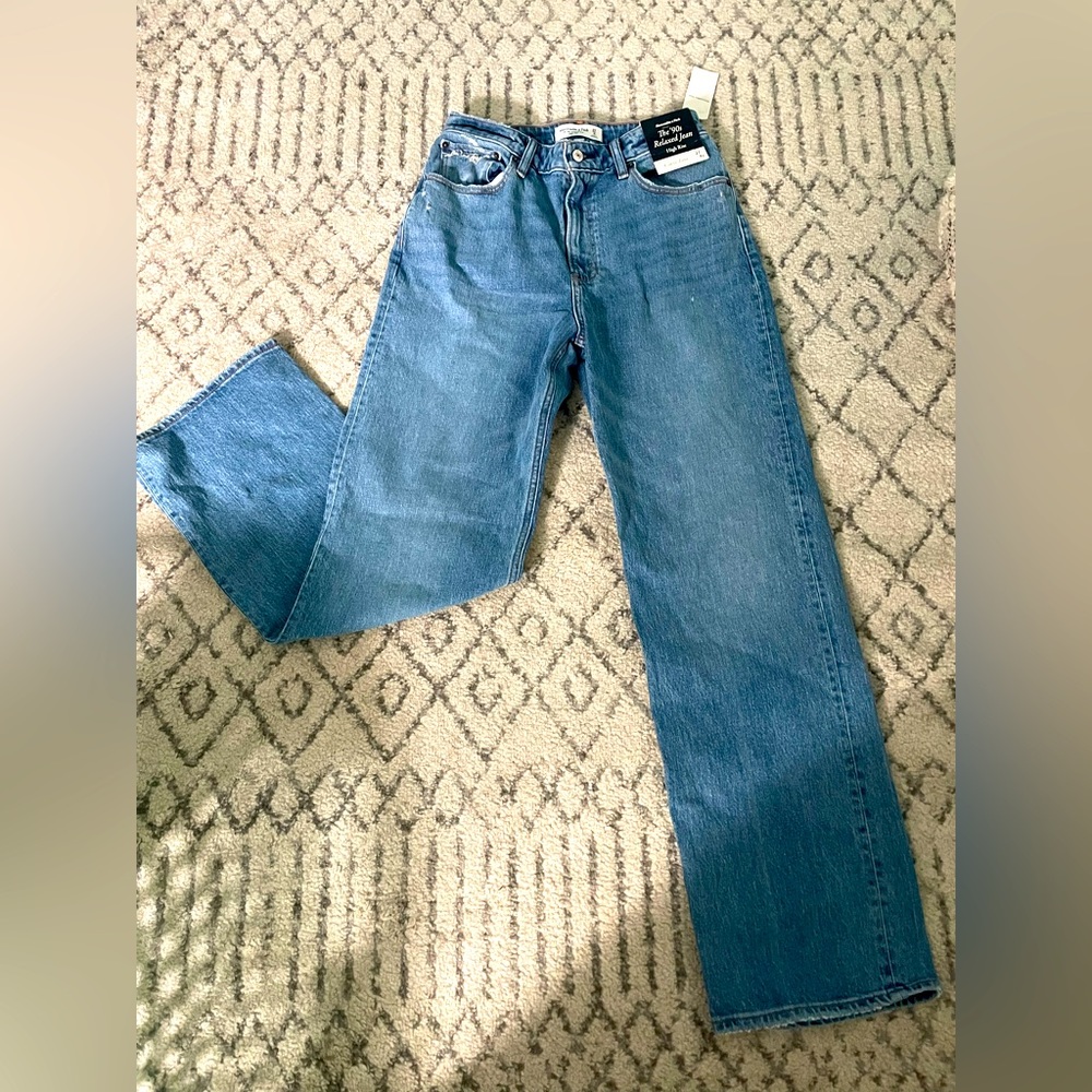 Abercrombie and fitch curve love 90’s relaxed jeans